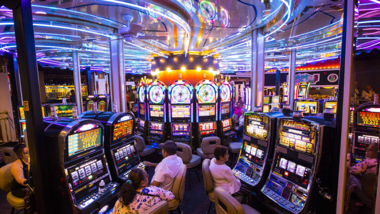 An Introduction to the Thrilling World of Casinos Online